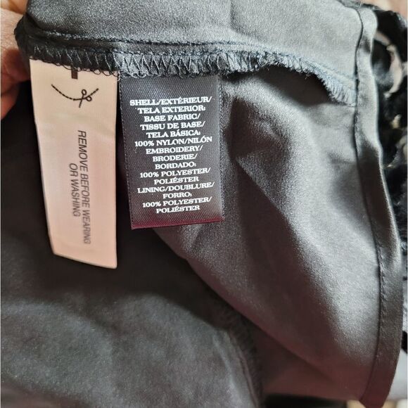 Ann Taylor  - Picture 7 of 8